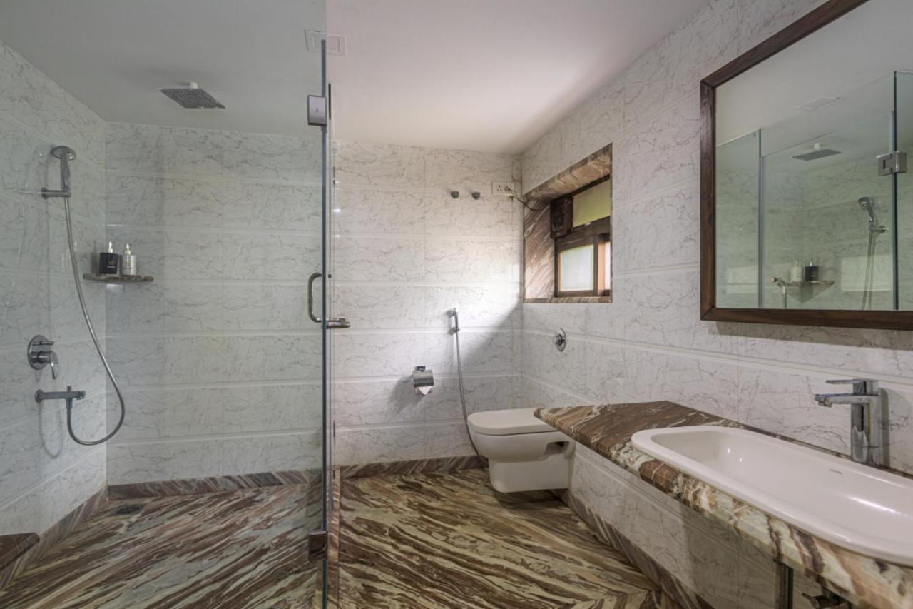 Saffronstays Aura, Alibaug - Luxury Pool Villa With A Game Room And Spacious Lawn Alībāg Ngoại thất bức ảnh