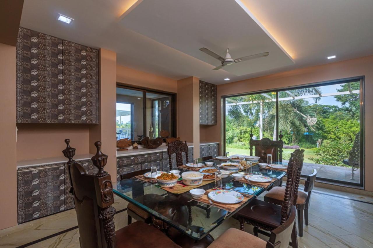 Saffronstays Aura, Alibaug - Luxury Pool Villa With A Game Room And Spacious Lawn Alībāg Ngoại thất bức ảnh
