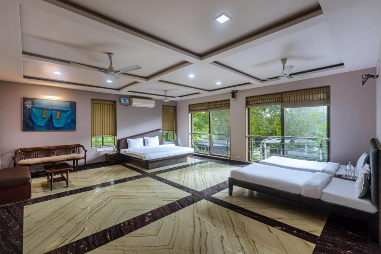 Saffronstays Aura, Alibaug - Luxury Pool Villa With A Game Room And Spacious Lawn Alībāg Ngoại thất bức ảnh