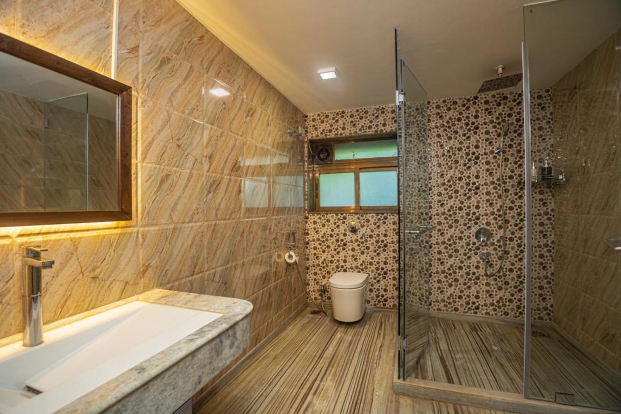 Saffronstays Aura, Alibaug - Luxury Pool Villa With A Game Room And Spacious Lawn Alībāg Ngoại thất bức ảnh