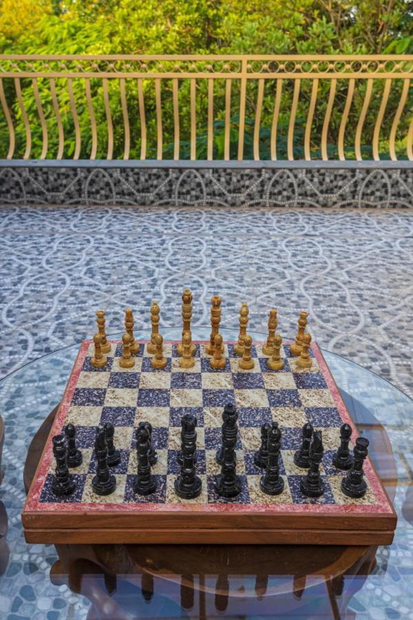 Saffronstays Aura, Alibaug - Luxury Pool Villa With A Game Room And Spacious Lawn Alībāg Ngoại thất bức ảnh
