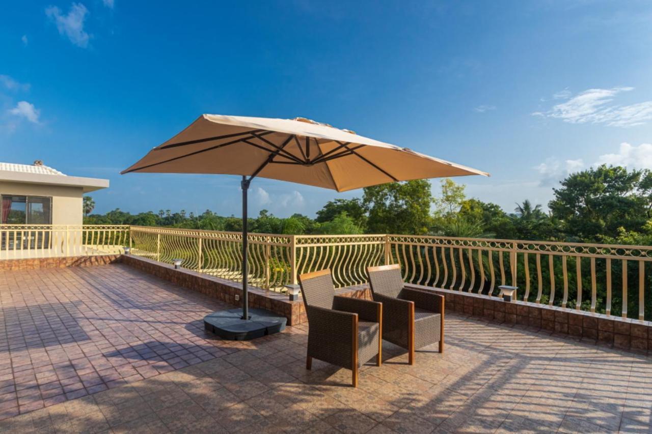 Saffronstays Aura, Alibaug - Luxury Pool Villa With A Game Room And Spacious Lawn Alībāg Ngoại thất bức ảnh